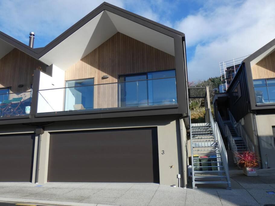Remarkable, Cozy 3 Bedroom, 2 Bathroom Townhouse Holiday home *