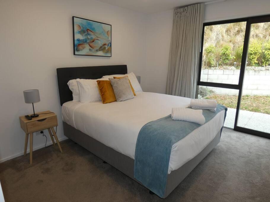 Remarkable, Cozy 3 Bedroom, 2 Bathroom Townhouse